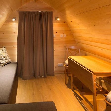 Hotel Lupin Glamping Pod Cheltenham Exterior foto