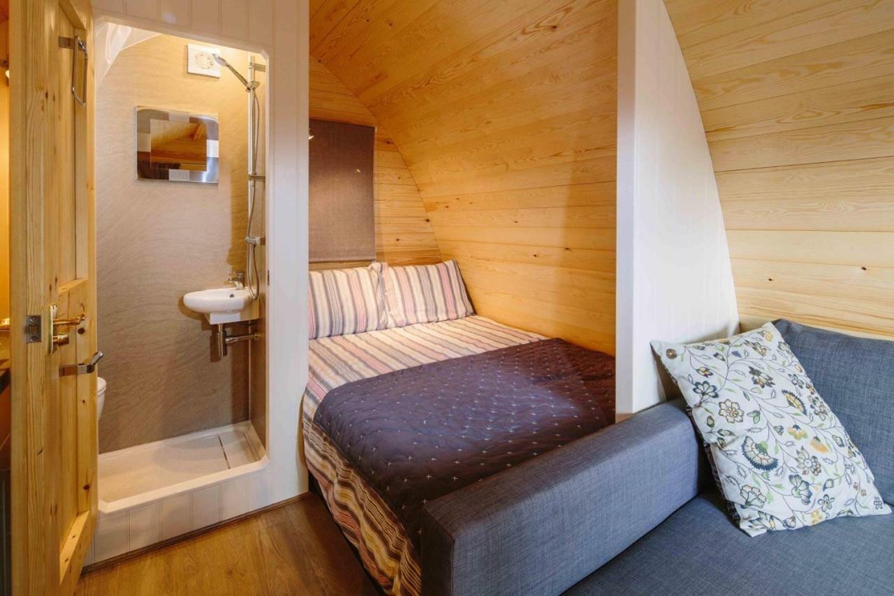 Hotel Lupin Glamping Pod Cheltenham Exterior foto